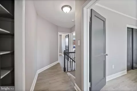 Entry Way - 4927 Sinclair Ln, Baltimore, MD 21206 photo 2 of 6