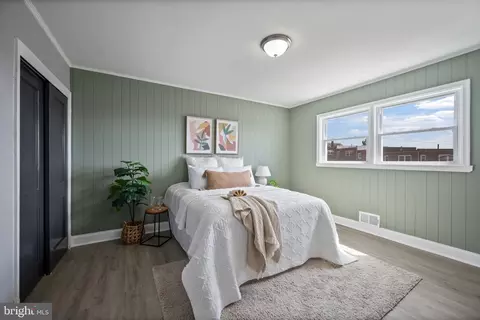 Bedroom - 4927 Sinclair Ln, Baltimore, MD 21206 photo 1 of 5
