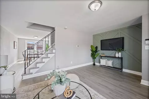 Living - 4927 Sinclair Ln, Baltimore, MD 21206 photo 3 of 3