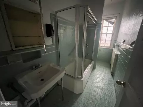 Bath - 2700 Garrison Blvd, Baltimore, MD 21216 photo 1 of 1