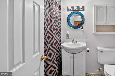Bath - 703 Dover St, Baltimore, MD 21230 photo 2 of 2