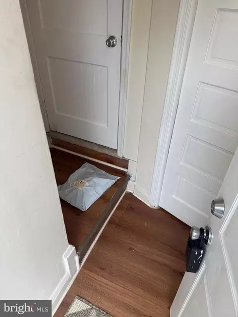 Entry Way - 528 Random Rd, Baltimore, MD 21229 photo 1 of 6