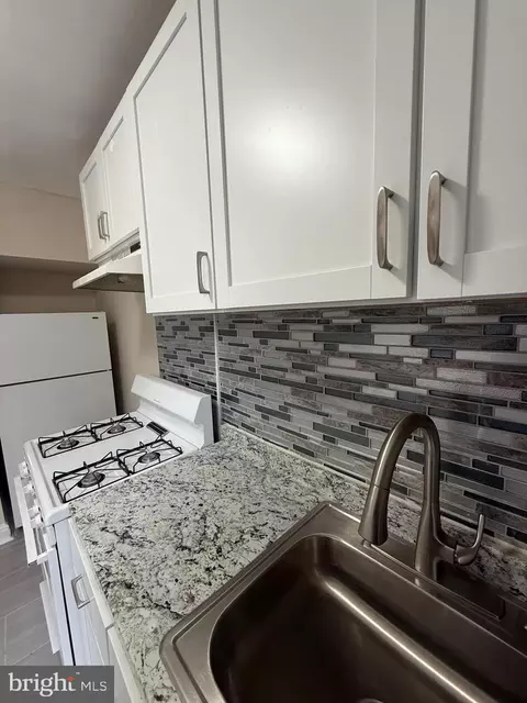 Kitchen - 528 Random Rd, Baltimore, MD 21229 photo 3 of 3