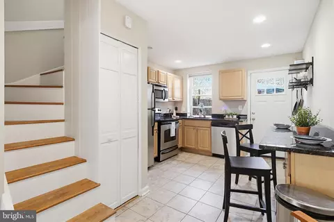 Kitchen - 30 E Hamburg St, Baltimore, MD 21230 photo 4 of 4