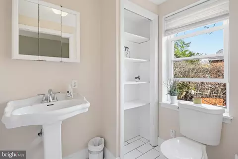 Bath - 30 E Hamburg St, Baltimore, MD 21230 photo 2 of 2