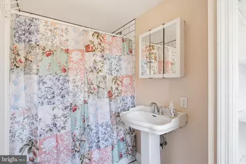 Bath - 30 E Hamburg St, Baltimore, MD 21230 photo 1 of 2