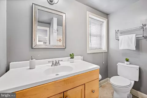 Bath - 1221 William St, Baltimore, MD 21230 photo 2 of 3