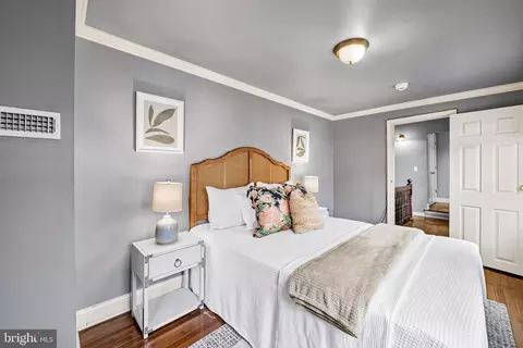 Bedroom - 1221 William St, Baltimore, MD 21230 photo 3 of 4