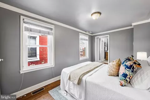 Bedroom - 1221 William St, Baltimore, MD 21230 photo 4 of 4