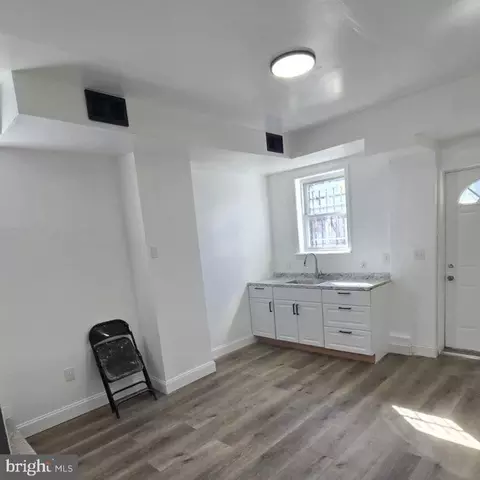 Entry Way - 1802 Hope St, Baltimore, MD 21202 photo 4 of 8