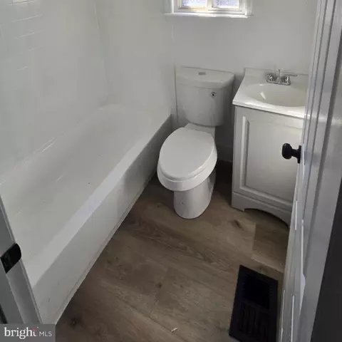 Entry Way - 1802 Hope St, Baltimore, MD 21202 photo 1 of 8