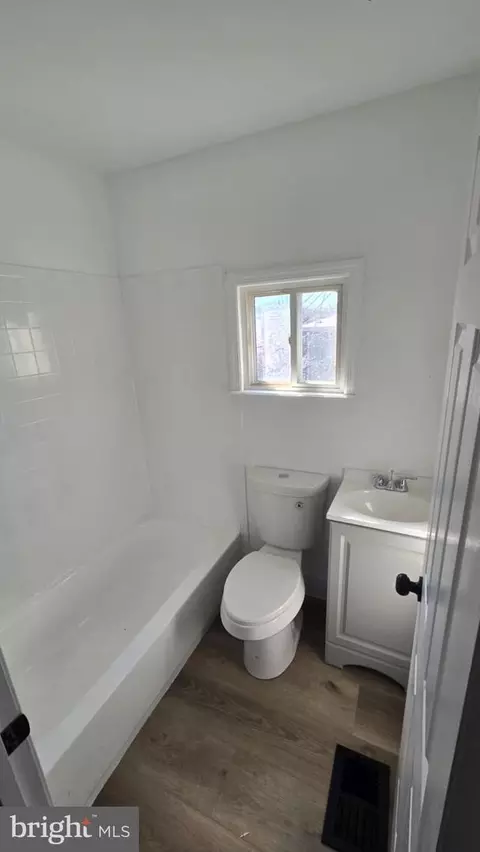 1802 Hope St, Baltimore, MD 21202