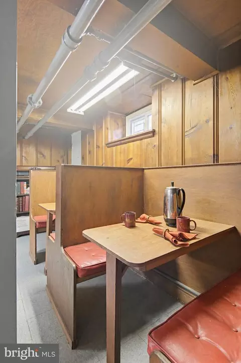 Dining - 705 Winans Way, Baltimore, MD 21229 photo 3 of 3