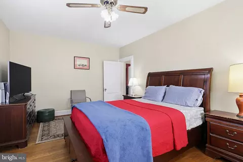 Bedroom - 705 Winans Way, Baltimore, MD 21229 photo 4 of 6