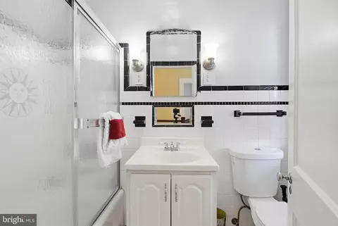 Bath - 705 Winans Way, Baltimore, MD 21229 photo 1 of 2