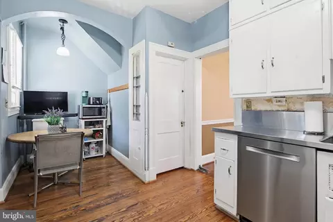 Entry Way - 705 Winans Way, Baltimore, MD 21229 photo 1 of 2