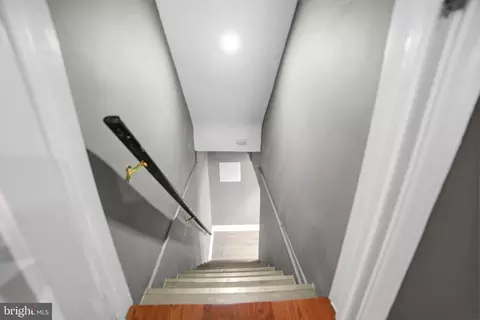 Entry Way - 4434 Manorview Rd, Baltimore, MD 21229 photo 8 of 9