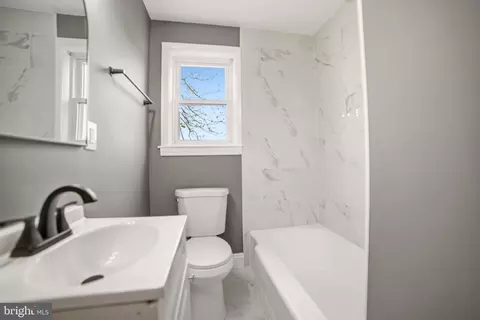Bath - 4434 Manorview Rd, Baltimore, MD 21229 photo 1 of 1