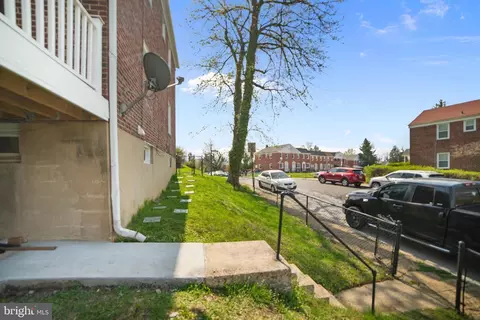 Exterior - 4434 Manorview Rd, Baltimore, MD 21229 photo 4 of 5