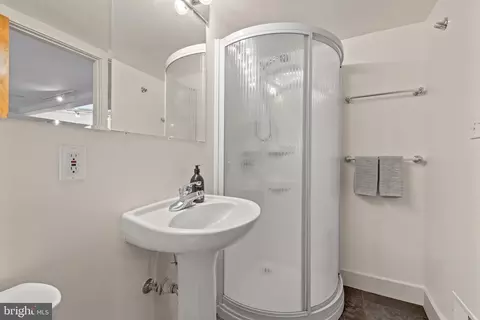 Bath - 204 S 1 S Castle St, Baltimore, MD 21231 photo 2 of 3