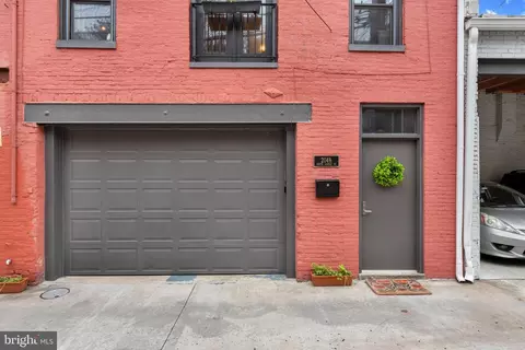 Exterior - 204 S 1 S Castle St, Baltimore, MD 21231 photo 2 of 2