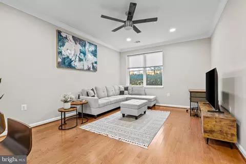 23 Pierside Dr #111, Baltimore, MD 21230