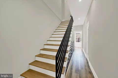 Entry Way - 119 N Poppleton St, Baltimore, MD 21201 photo 6 of 10