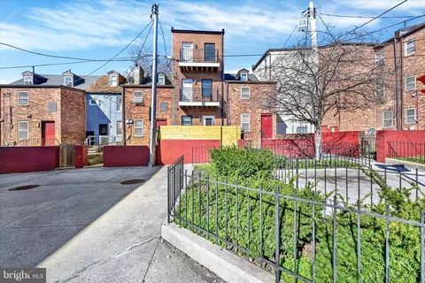 Exterior - 119 N Poppleton St, Baltimore, MD 21201 photo 5 of 5
