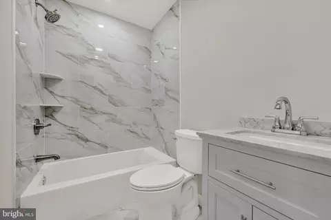 Bath - 119 N Poppleton St, Baltimore, MD 21201 photo 2 of 3