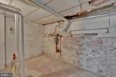 613 W 33rd St, Baltimore, MD 21211 photo 37