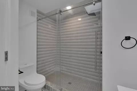 613 W 33rd St, Baltimore, MD 21211 photo 24
