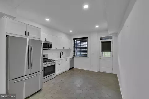 613 W 33rd St, Baltimore, MD 21211 photo 8