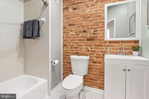Bath - 21 E Fort Ave E, Baltimore, MD 21230 photo 1 of 4