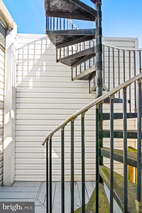 Exterior - 21 E Fort Ave E, Baltimore, MD 21230 photo 2 of 4