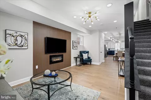 712 E 41st St, Baltimore, MD 21218