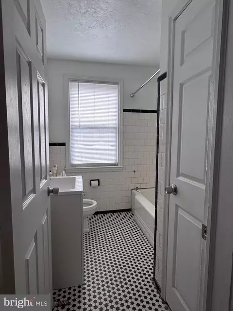 Bath - 3906 Grantley Rd, Baltimore, MD 21215 photo 1 of 1