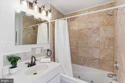 Bath - 3104 Dillon St, Baltimore, MD 21224 photo 1 of 2