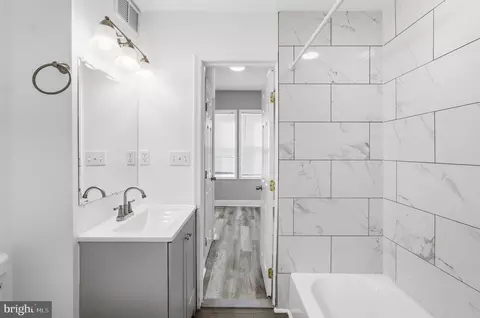 206 S Hilton St, Baltimore, MD 21229