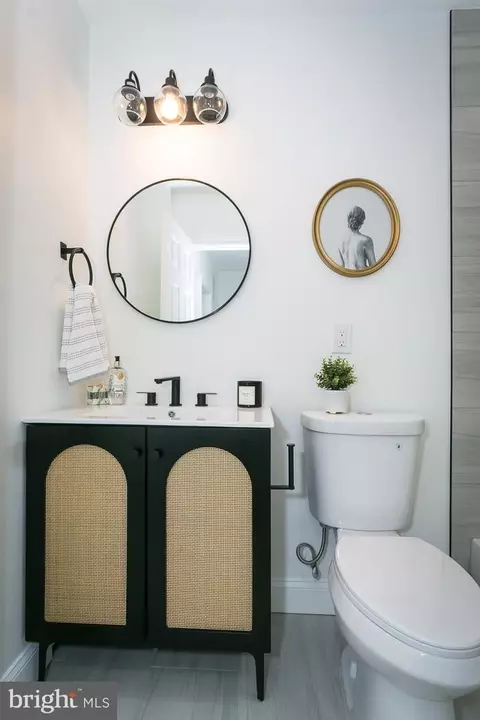 Bath - 3729 Beehler Ave, Baltimore, MD 21215 photo 3 of 5