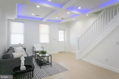 Entry Way - 3729 Beehler Ave, Baltimore, MD 21215 photo 3 of 8