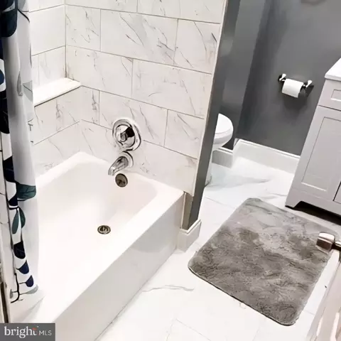 Bath - 502 Lyndhurst St, Baltimore, MD 21229 photo 2 of 3