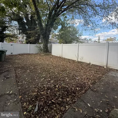 Exterior - 502 Lyndhurst St, Baltimore, MD 21229 photo 1 of 1