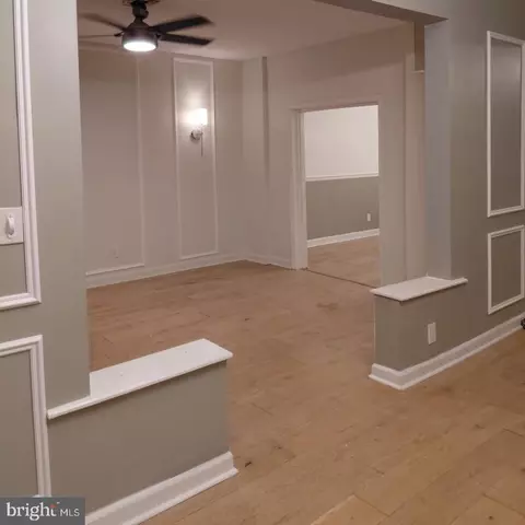 Entry Way - 502 Lyndhurst St, Baltimore, MD 21229 photo 4 of 9