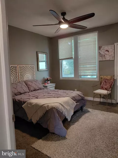 Bedroom - 502 Lyndhurst St, Baltimore, MD 21229 photo 4 of 7