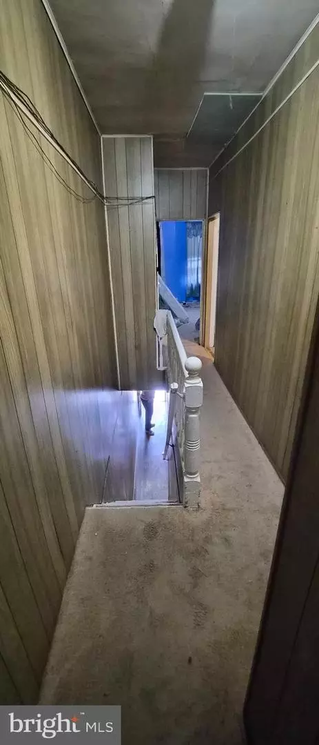 Entry Way - 1806 Aiken St, Baltimore, MD 21213 photo 5 of 18