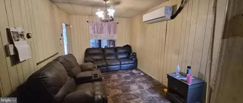Entry Way - 1806 Aiken St, Baltimore, MD 21213 photo 1 of 18