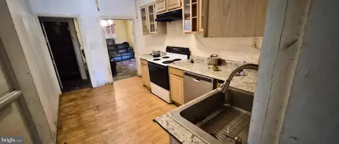 Entry Way - 1806 Aiken St, Baltimore, MD 21213 photo 13 of 18
