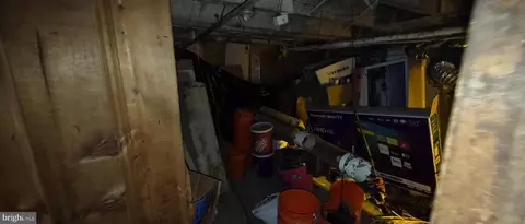 Entry Way - 1806 Aiken St, Baltimore, MD 21213 photo 15 of 18