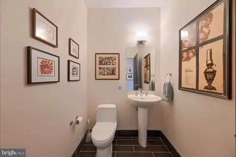 Bath - 1200 Steuart St #1515, Baltimore, MD 21230 photo 1 of 5