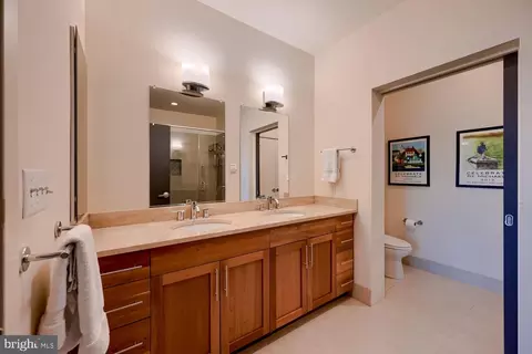 Bath - 1200 Steuart St #1515, Baltimore, MD 21230 photo 2 of 5
